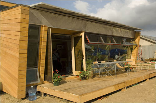 Photo of the Pittsburgh Synergy (Carnegie Mellon, University of Pittsburgh, and The Art Institute of Pittsburgh) 2005 Solar Decathlon house.