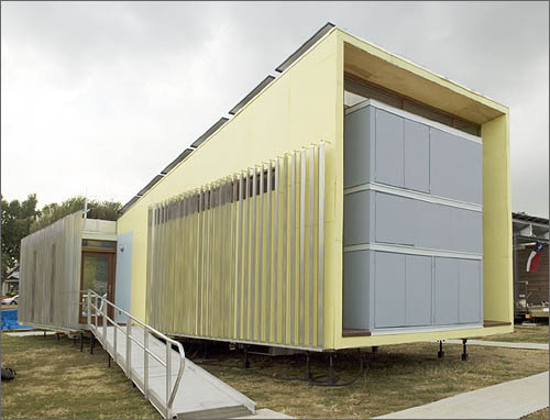Photo of the Rhode Island School of Design 2005 Solar Decathlon house.