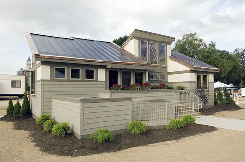 Photo of the University of Missouri-Rolla and Rolla Technical Institute 2005 Solar Decathlon house.