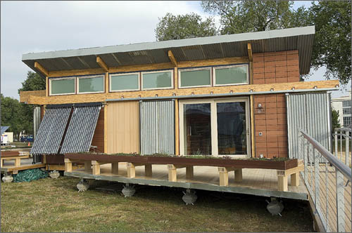 Photo of the Washington State University 2005 Solar Decathlon house.