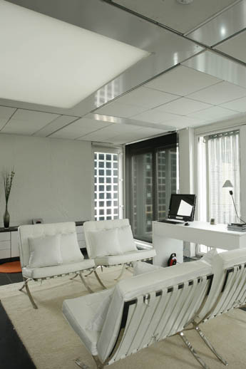 Photo of the living area of the Team Spain Solar Decathlon 2009 house.
